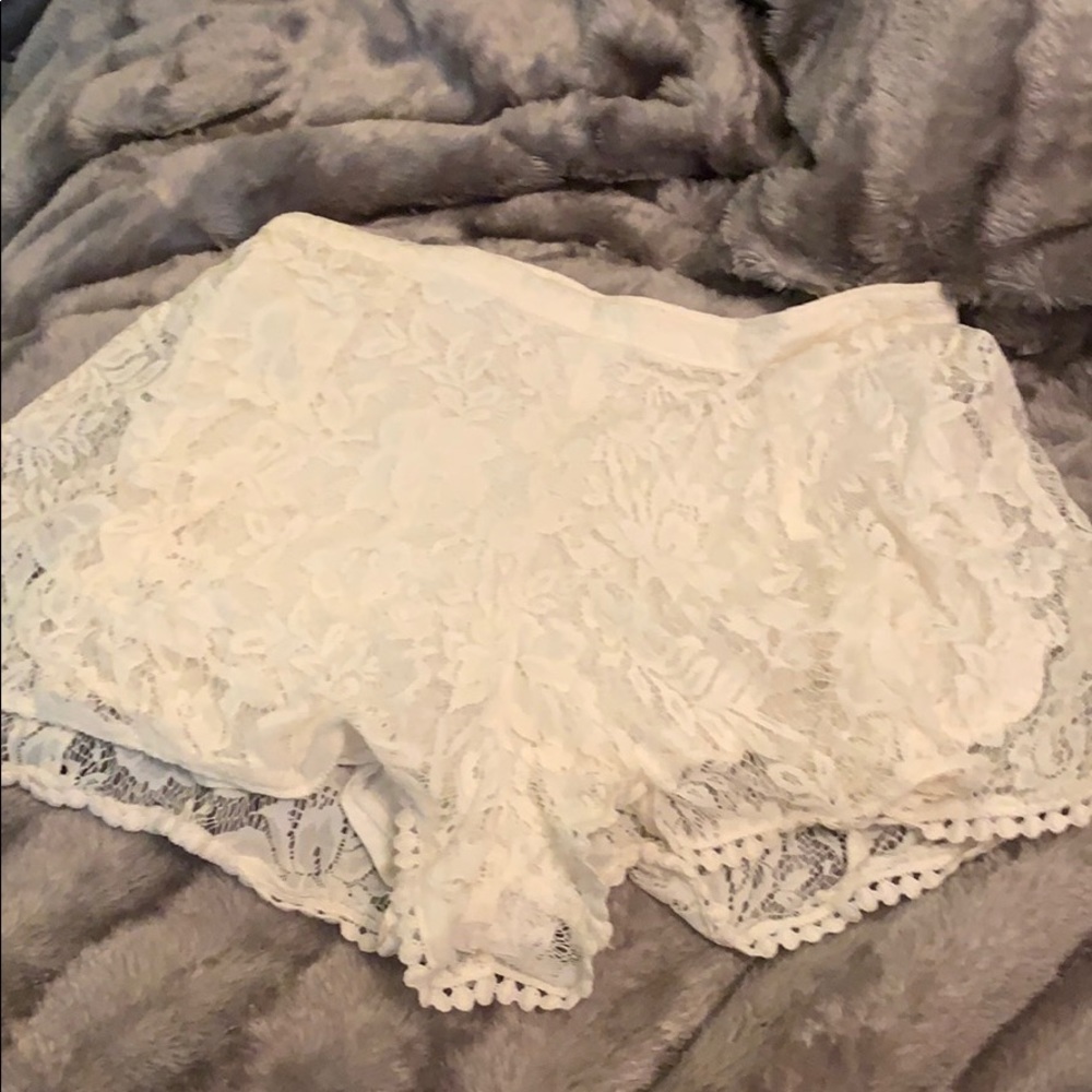 Hollister white lacy SKORT
